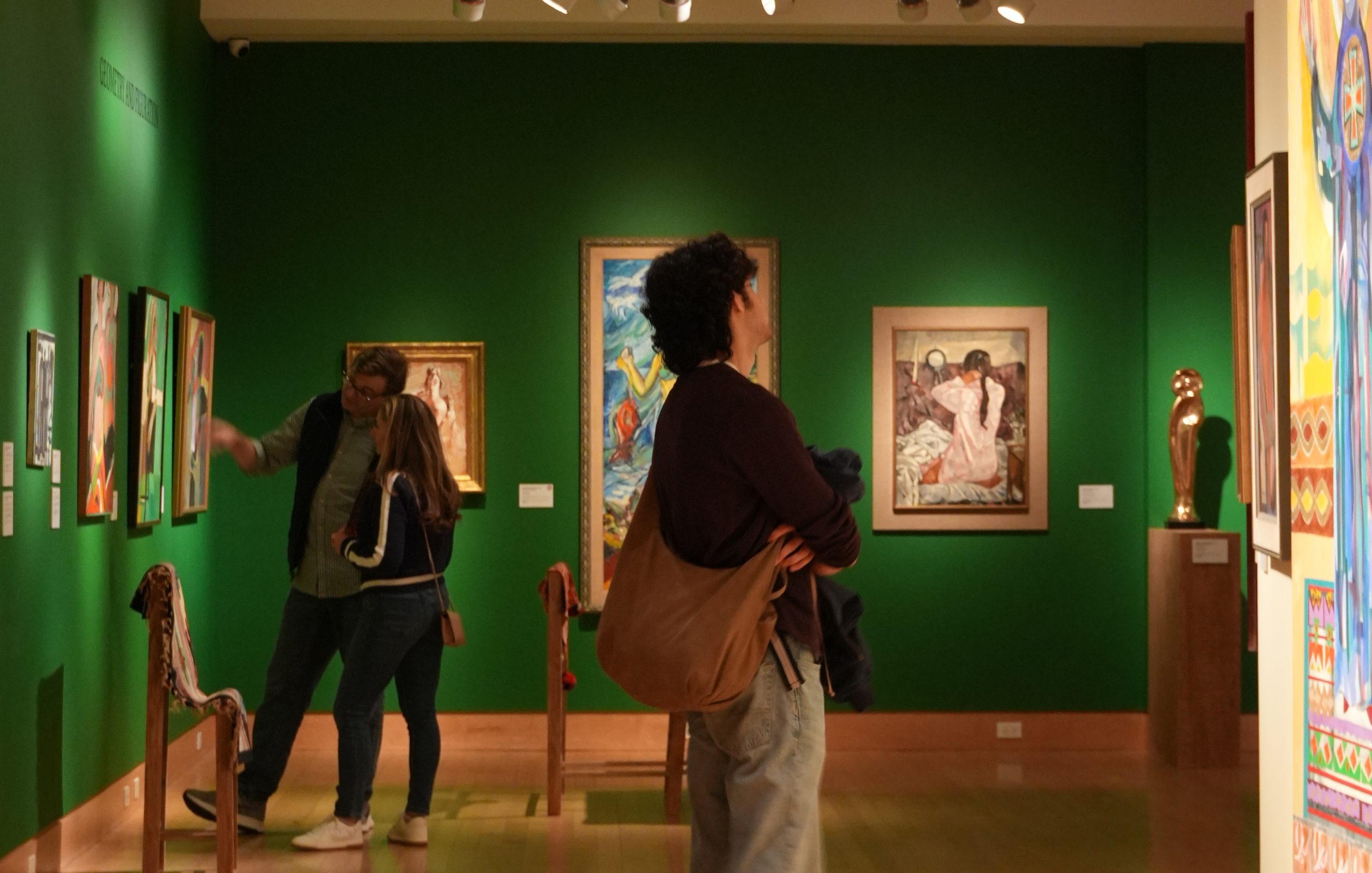 FREE ADMISSION & EXTENDED HOURS